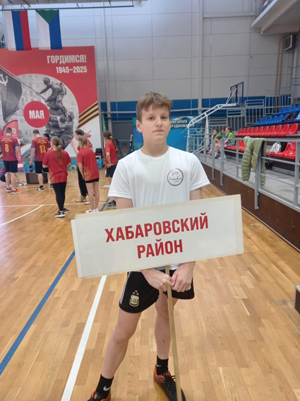  Шустов